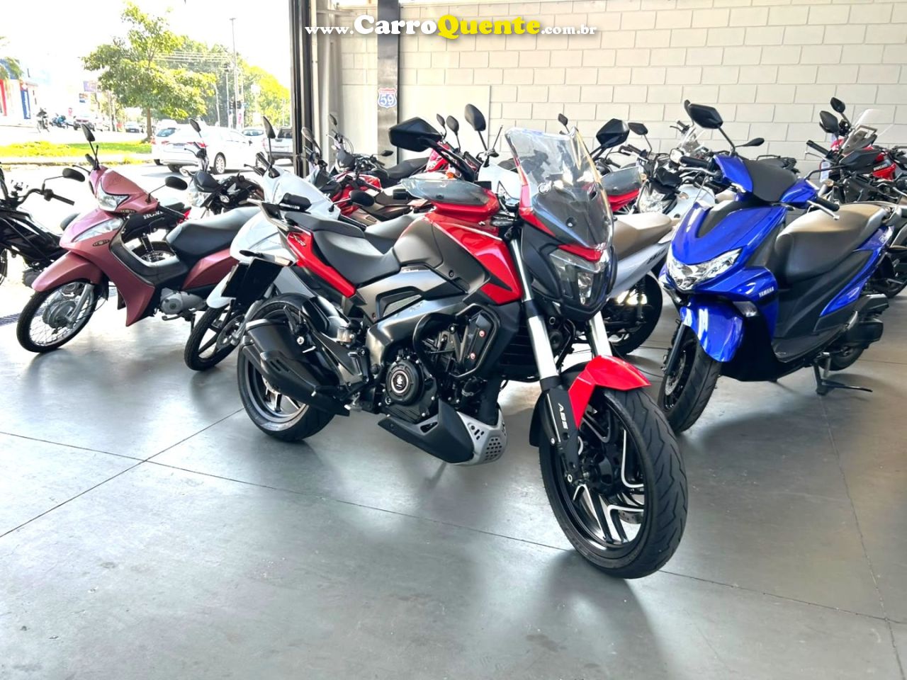 BAJAJ - DOMINAR 400 2026 Gasolina Manual - Loja