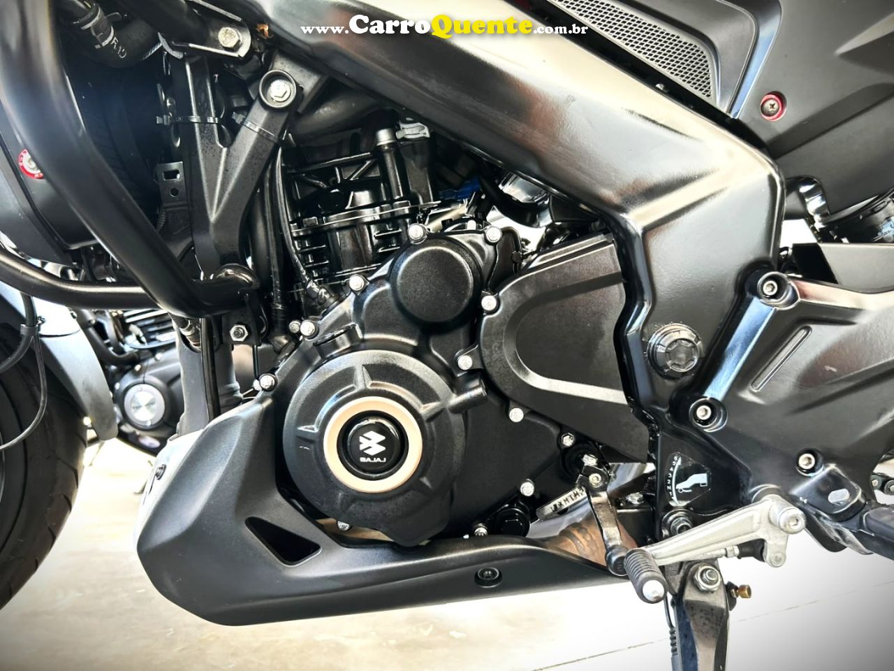 BAJAJ - DOMINAR 400 2026 Gasolina Manual - Loja