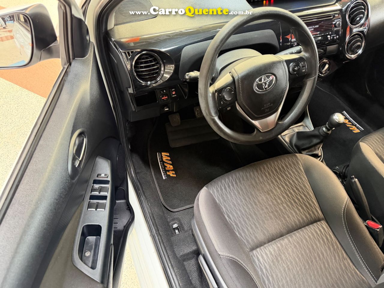 TOYOTA ETIOS 1.5 XS SEDAN 16V 2017 - Loja