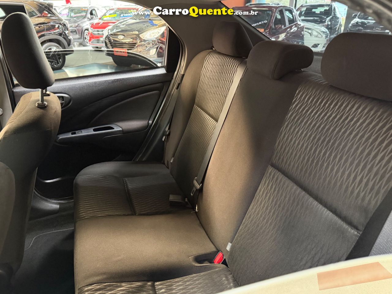 TOYOTA ETIOS 1.5 XS SEDAN 16V 2017 - Loja