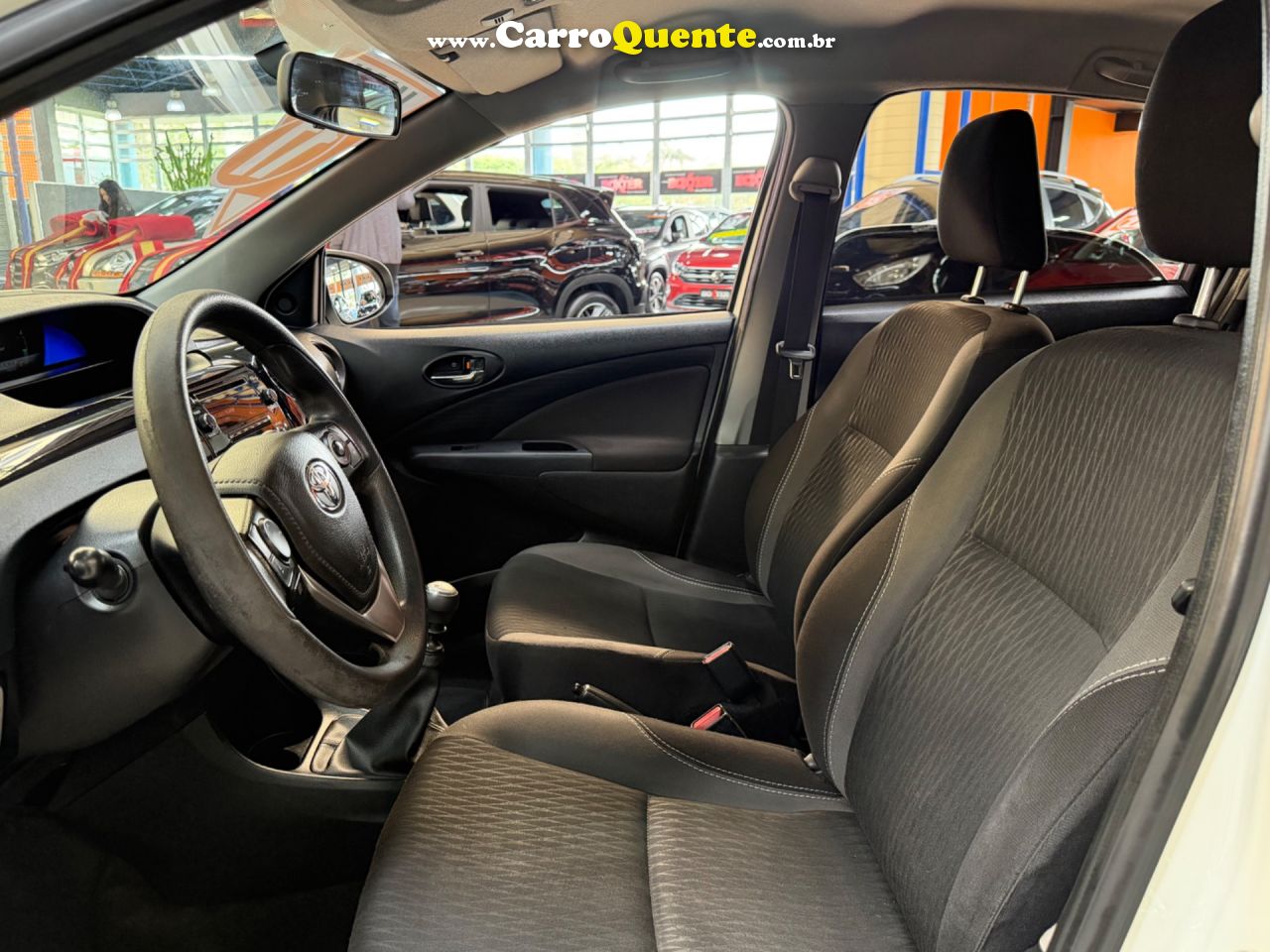 TOYOTA ETIOS 1.5 XS SEDAN 16V 2017 - Loja