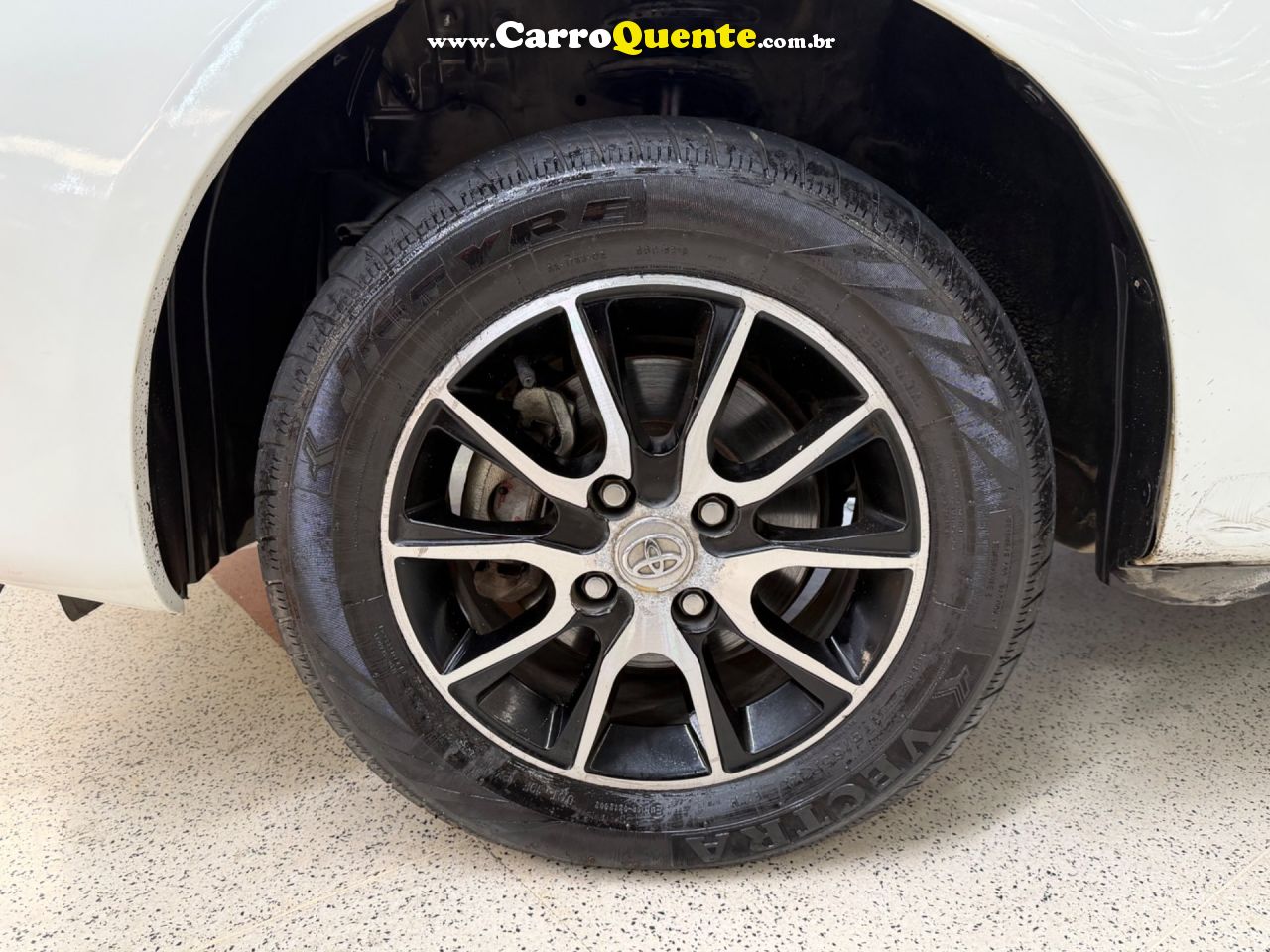 TOYOTA ETIOS 1.5 XS SEDAN 16V 2017 - Loja