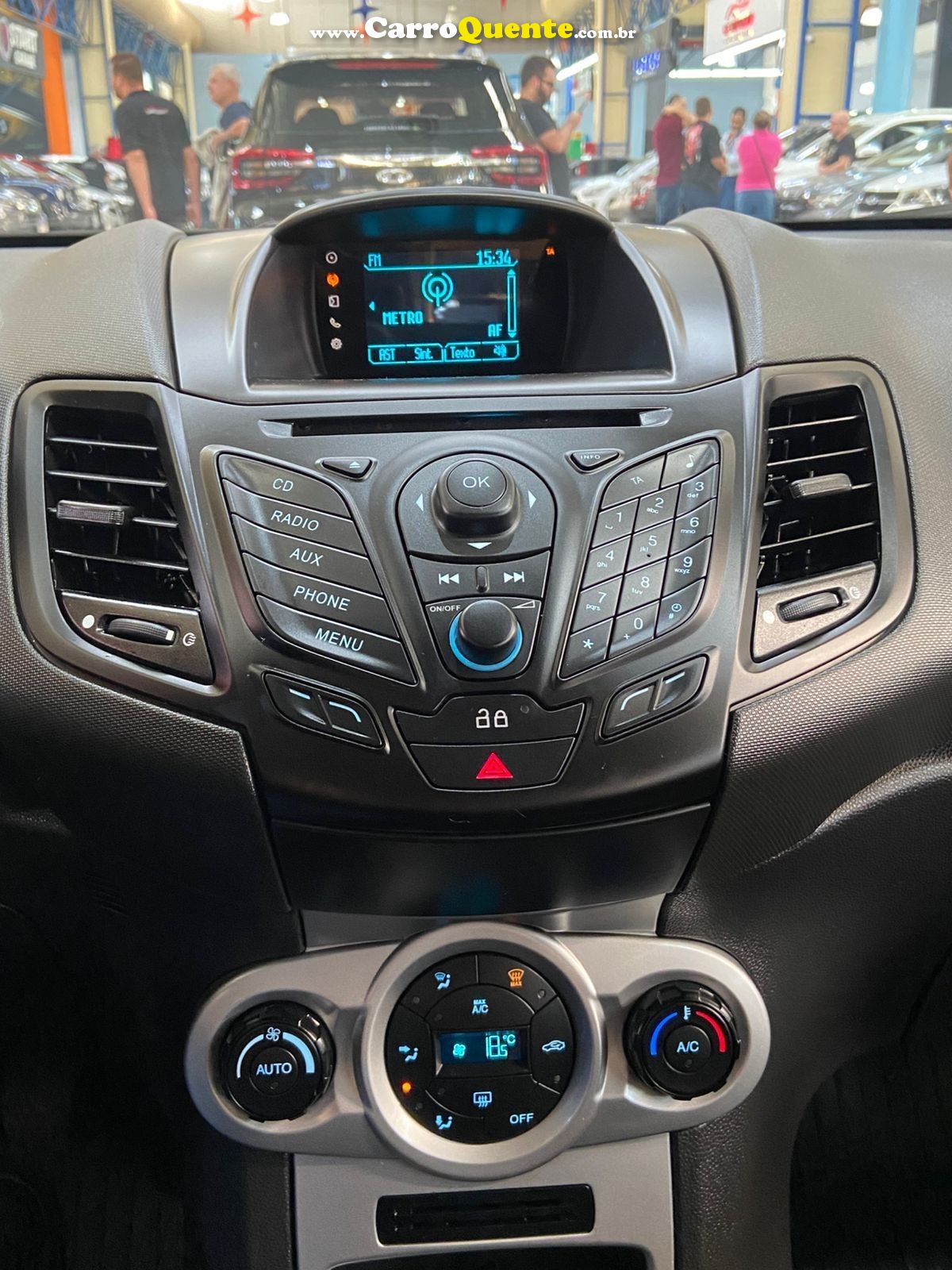 FORD FIESTA 1.6 SE HATCH 16V 2014 - Loja