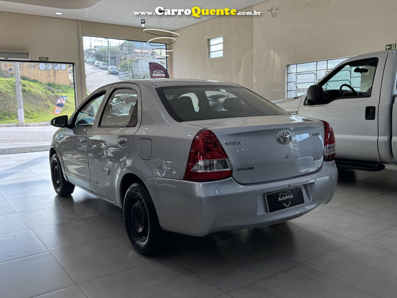 TOYOTA   ETIOS X SEDAN 1.5 FLEX 16V 4P MEC.   PRATA 2016 1.5 FLEX - Loja