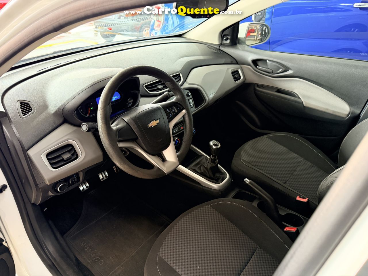 CHEVROLET   ONIX HATCH LT 1.4 8V FLEXPOWER 5P MEC.   BRANCO 2017 1.4 FLEX - Loja