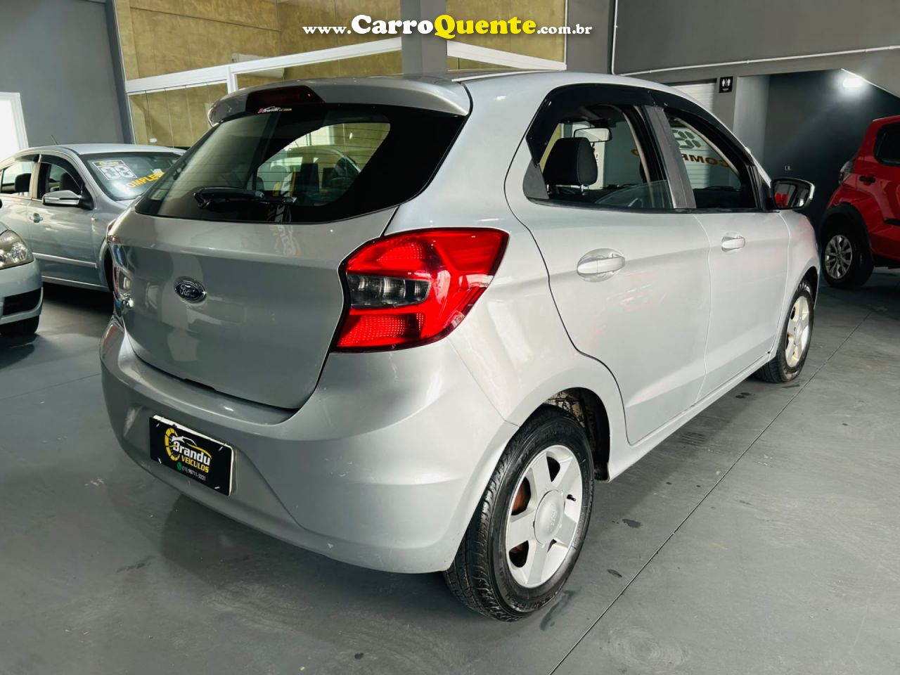 FORD   KA 1.0 SESE PLUS TIVCT FLEX 5P   PRATA 2016 1.0 FLEX - Loja