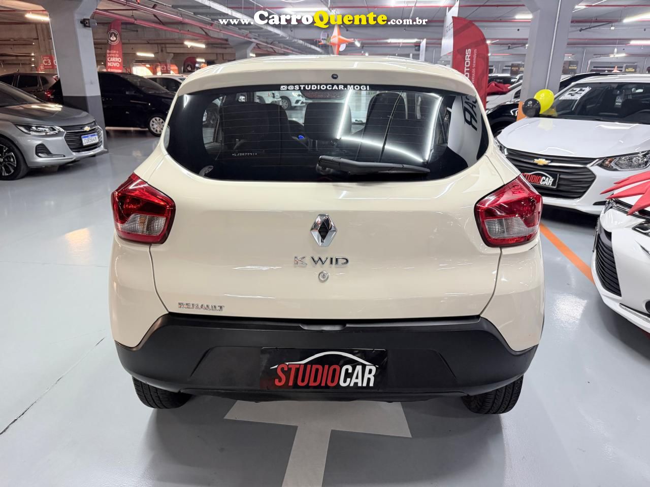 RENAULT   KWID ZEN 1.0 FLEX 12V 5P MEC.   BEGE 2020 1.0 FLEX - Loja