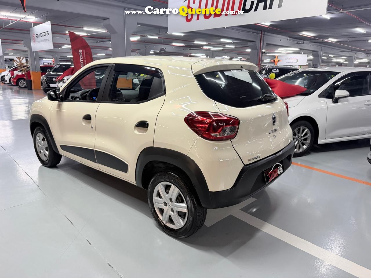 RENAULT   KWID ZEN 1.0 FLEX 12V 5P MEC.   BEGE 2020 1.0 FLEX - Loja