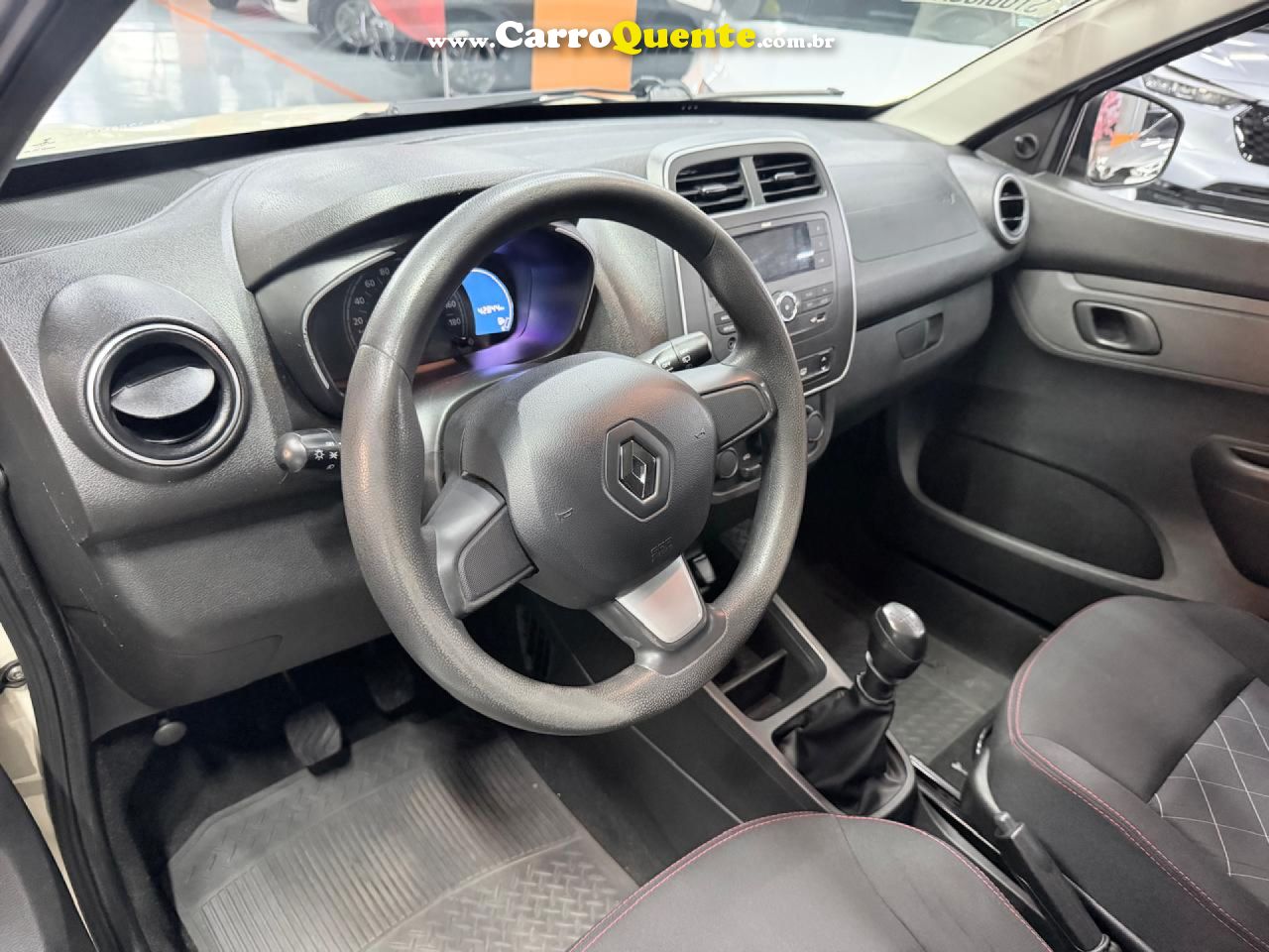 RENAULT   KWID ZEN 1.0 FLEX 12V 5P MEC.   BEGE 2020 1.0 FLEX - Loja
