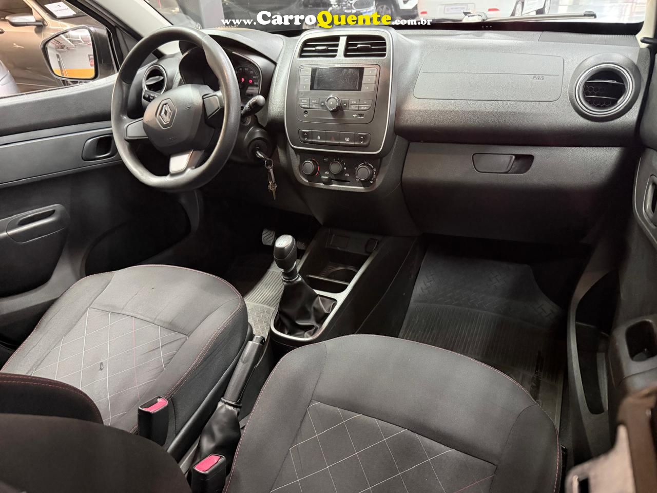 RENAULT   KWID ZEN 1.0 FLEX 12V 5P MEC.   BEGE 2020 1.0 FLEX - Loja