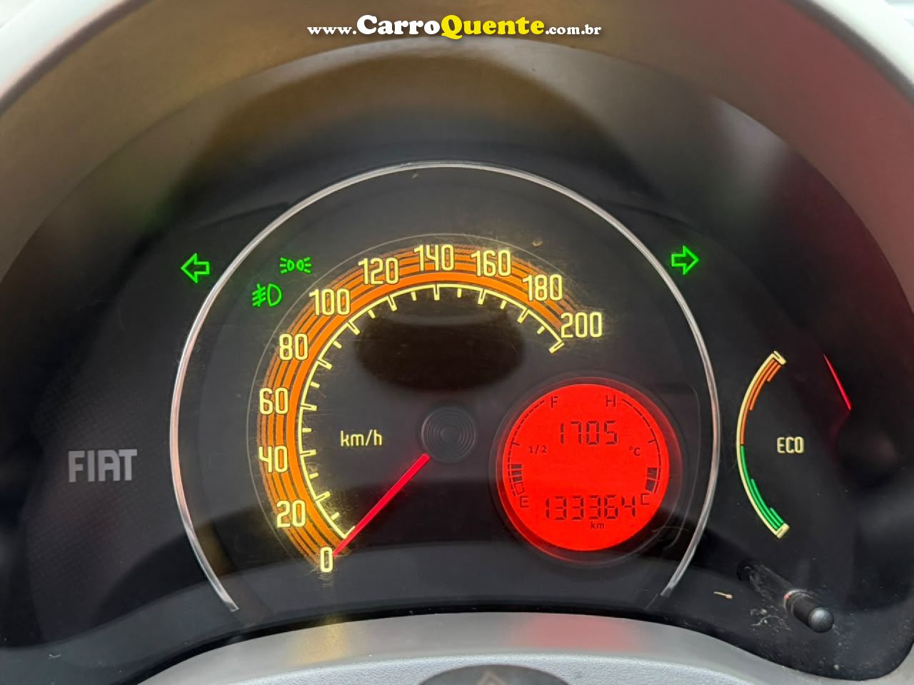 FIAT   UNO VIVACE ITALIA 1.0 EVO F. FLEX 8V 5P   PRATA 2013 1.0 FLEX - Loja