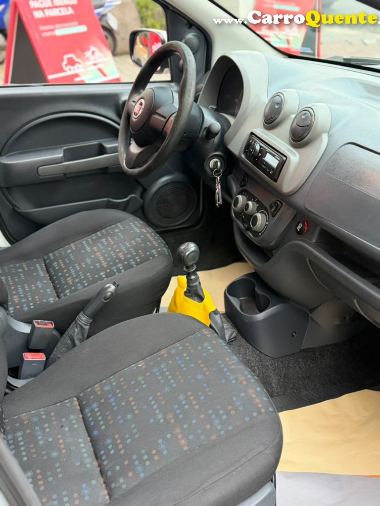 FIAT   UNO VIVACE ITALIA 1.0 EVO F. FLEX 8V 5P   PRATA 2013 1.0 FLEX - Loja