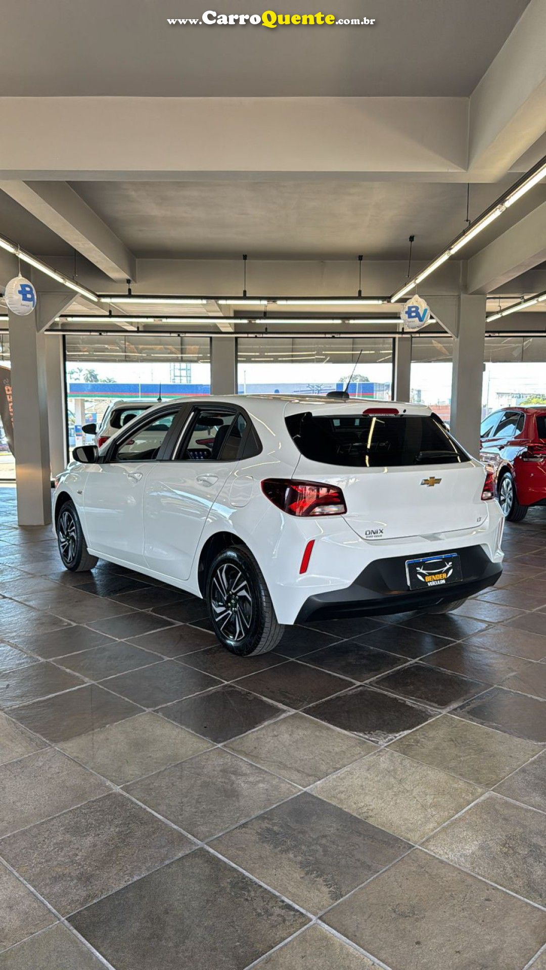 CHEVROLET   ONIX HATCH LT 1.0 12V FLEX 5P MEC.   BRANCO 2024 1.0 FLEX - Loja