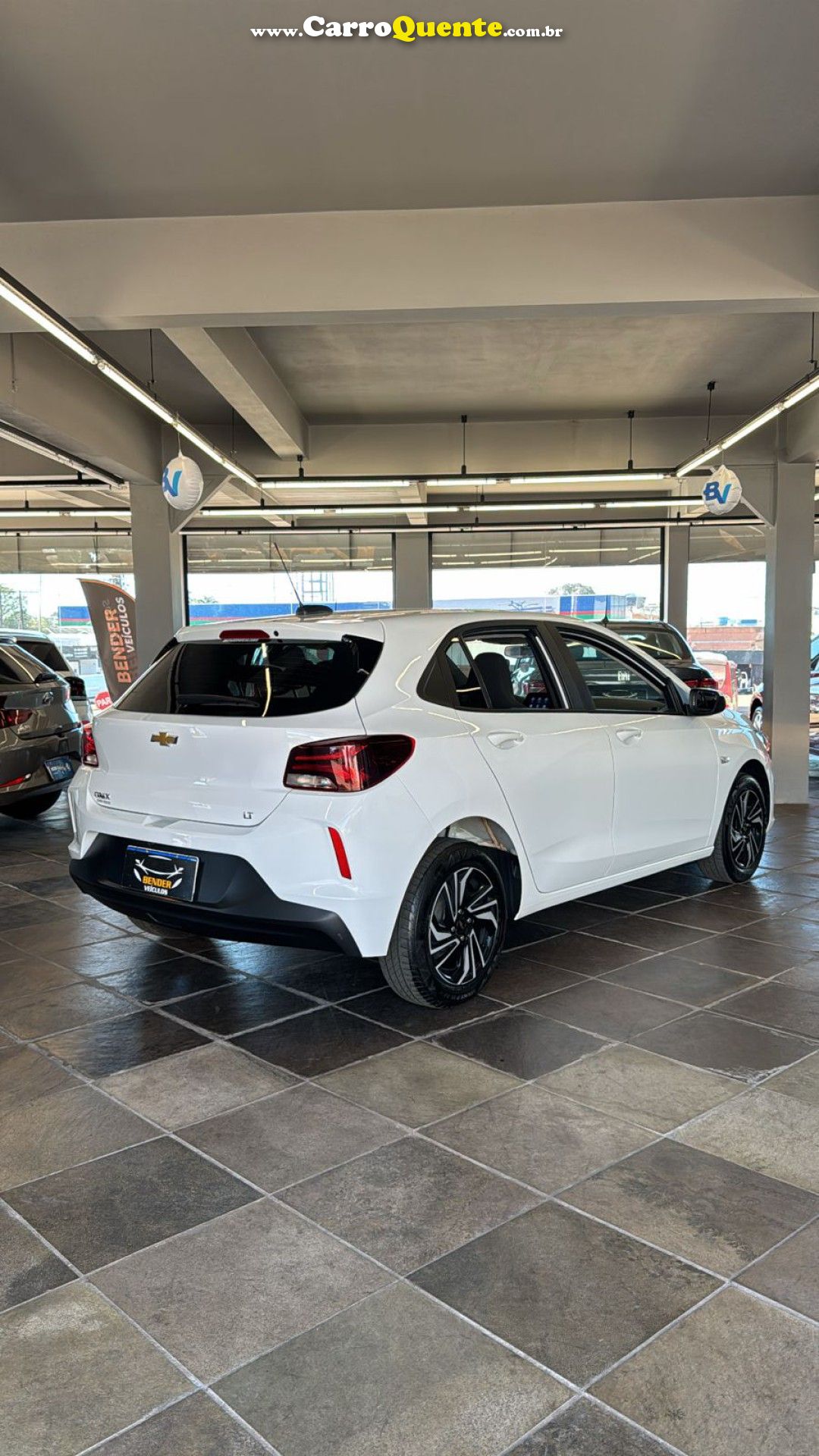 CHEVROLET   ONIX HATCH LT 1.0 12V FLEX 5P MEC.   BRANCO 2024 1.0 FLEX - Loja