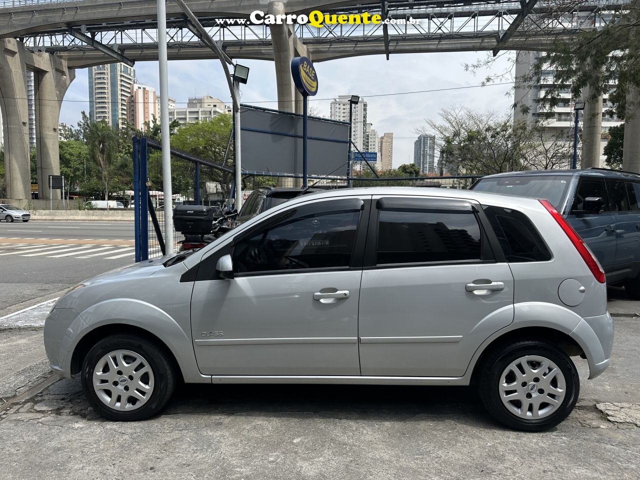 FORD   FIESTA 1.6 8V FLEXCLASS 1.6 8V FLEX 5P   PRATA 2009 1.6 FLEX - Loja