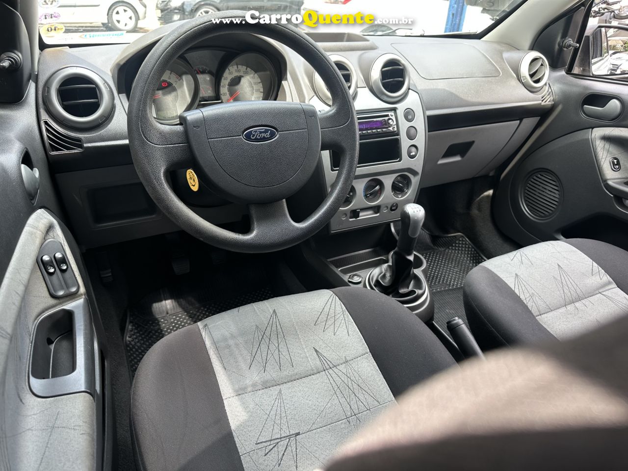 FORD   FIESTA 1.6 8V FLEXCLASS 1.6 8V FLEX 5P   PRATA 2009 1.6 FLEX - Loja
