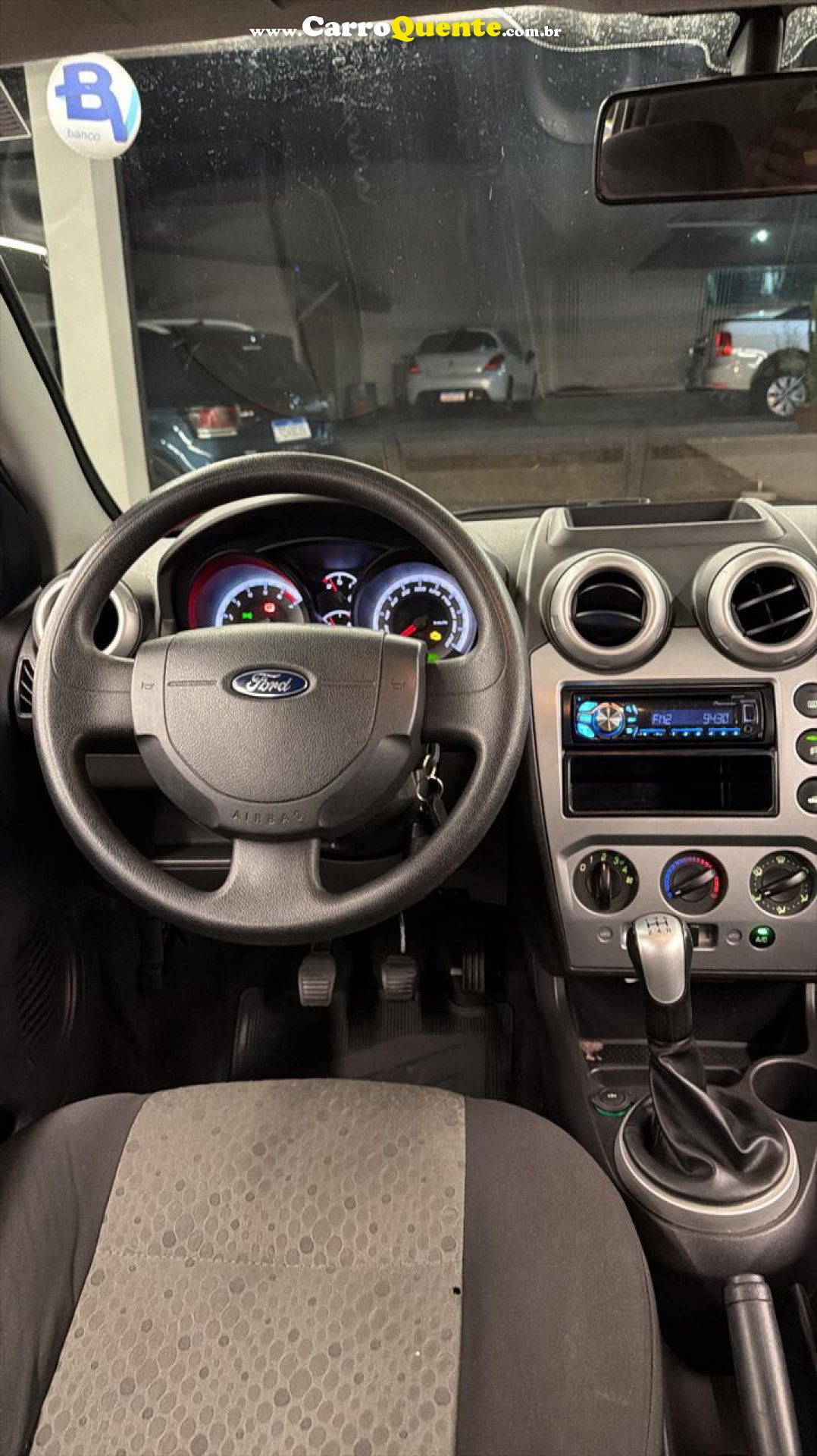 FORD   FIESTA 1.0 8V FLEXCLASS 1.0 8V FLEX 5P   PRATA 2014 1.0 FLEX - Loja