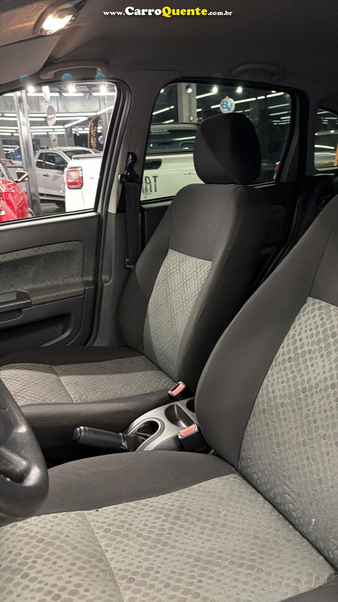 FORD   FIESTA 1.0 8V FLEXCLASS 1.0 8V FLEX 5P   PRATA 2014 1.0 FLEX - Loja