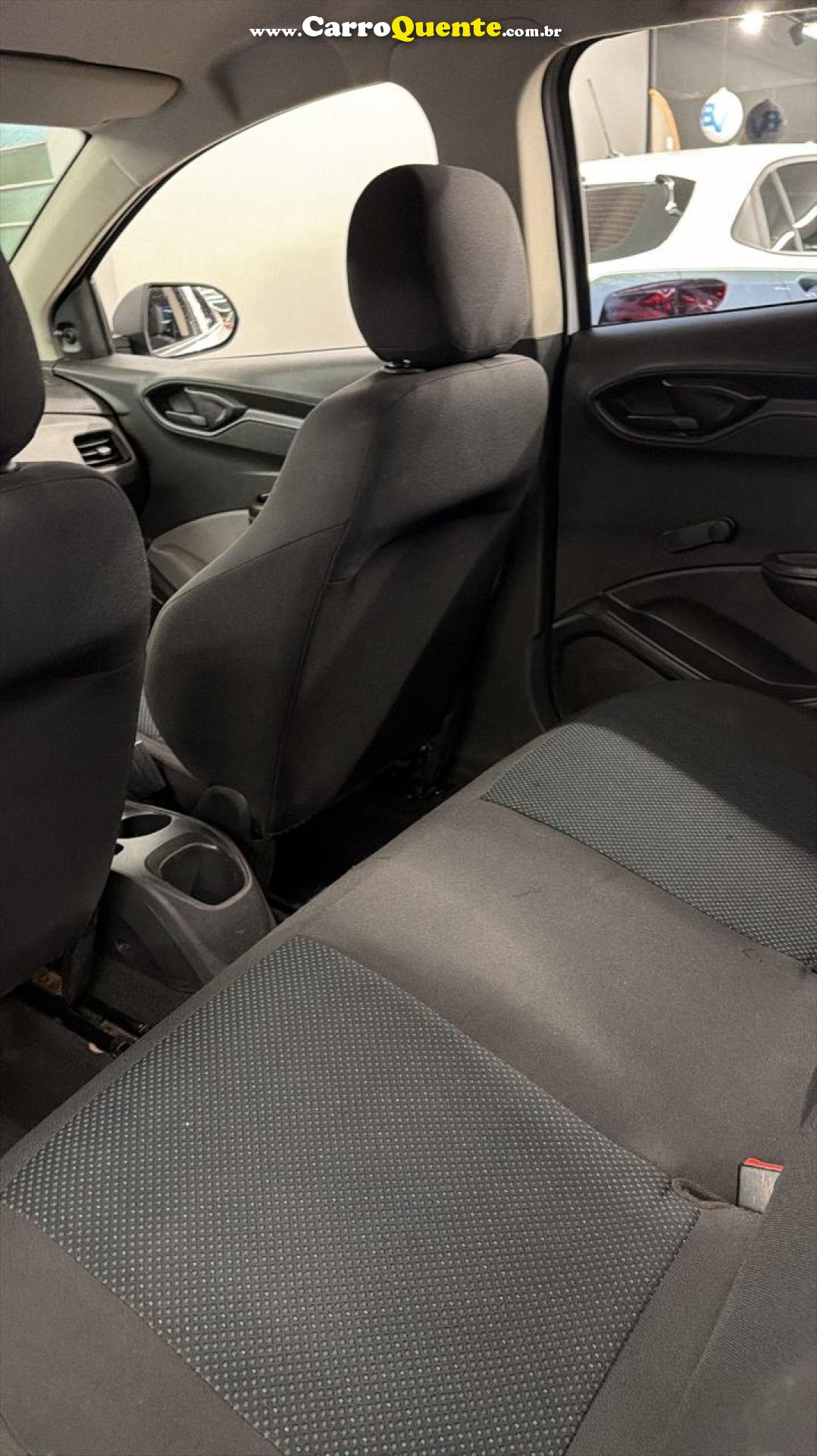 CHEVROLET   ONIX HATCH JOY 1.0 8V FLEX 5P MEC.   BRANCO 2018 1.0 FLEX - Loja