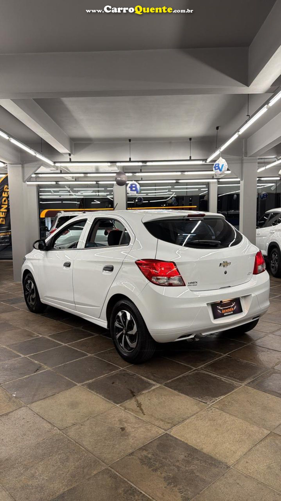 CHEVROLET   ONIX HATCH JOY 1.0 8V FLEX 5P MEC.   BRANCO 2018 1.0 FLEX - Loja