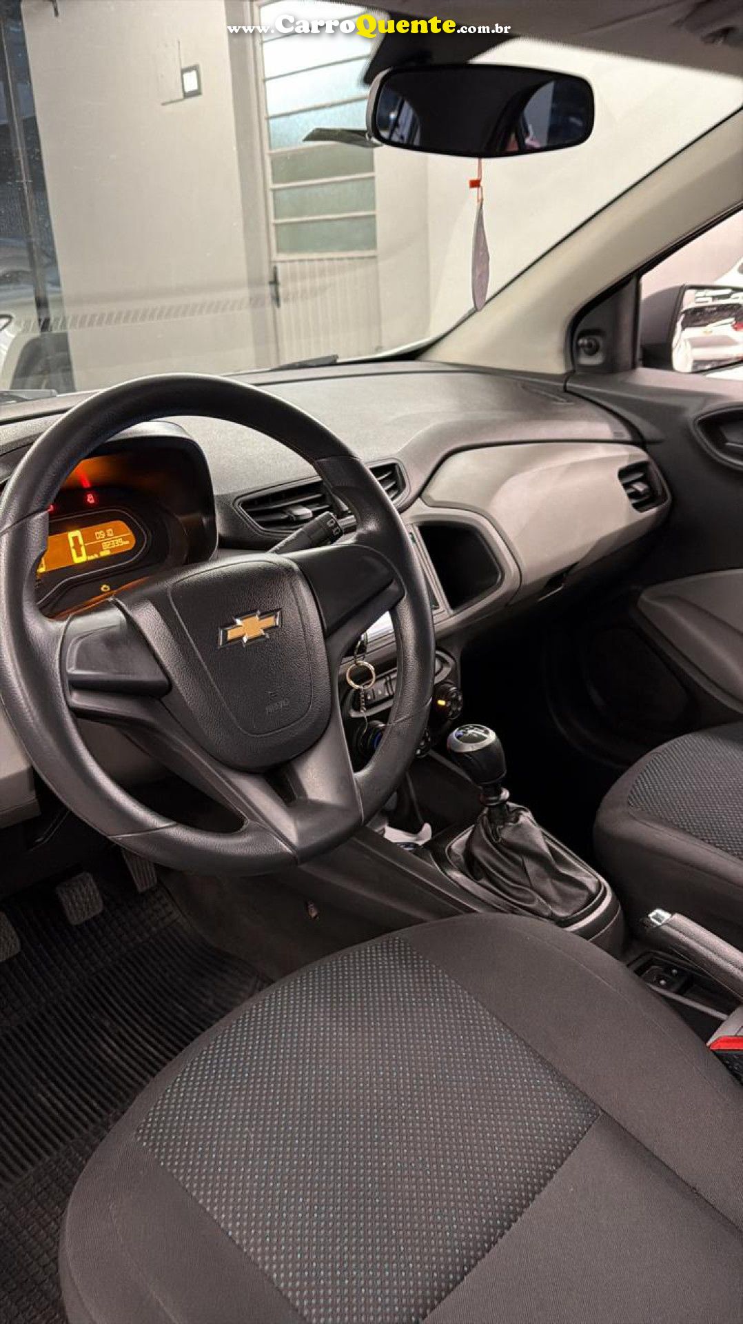 CHEVROLET   ONIX HATCH JOY 1.0 8V FLEX 5P MEC.   BRANCO 2018 1.0 FLEX - Loja