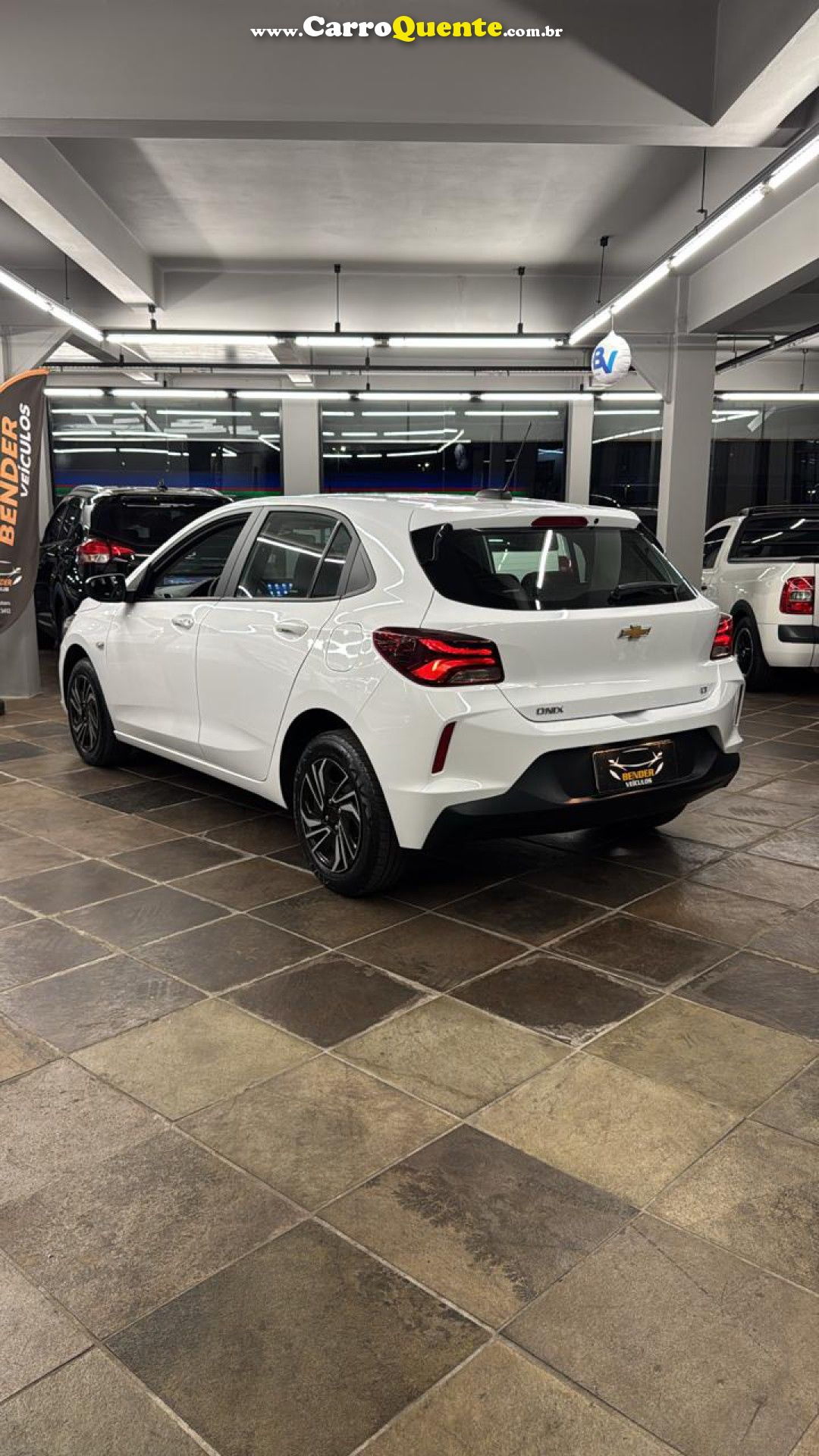 CHEVROLET   ONIX HATCH LT 1.0 8V FLEXPOWER 5P MEC.   BRANCO 2025 1.0 FLEX - Loja