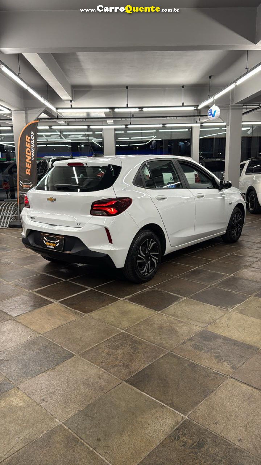 CHEVROLET   ONIX HATCH LT 1.0 8V FLEXPOWER 5P MEC.   BRANCO 2025 1.0 FLEX - Loja