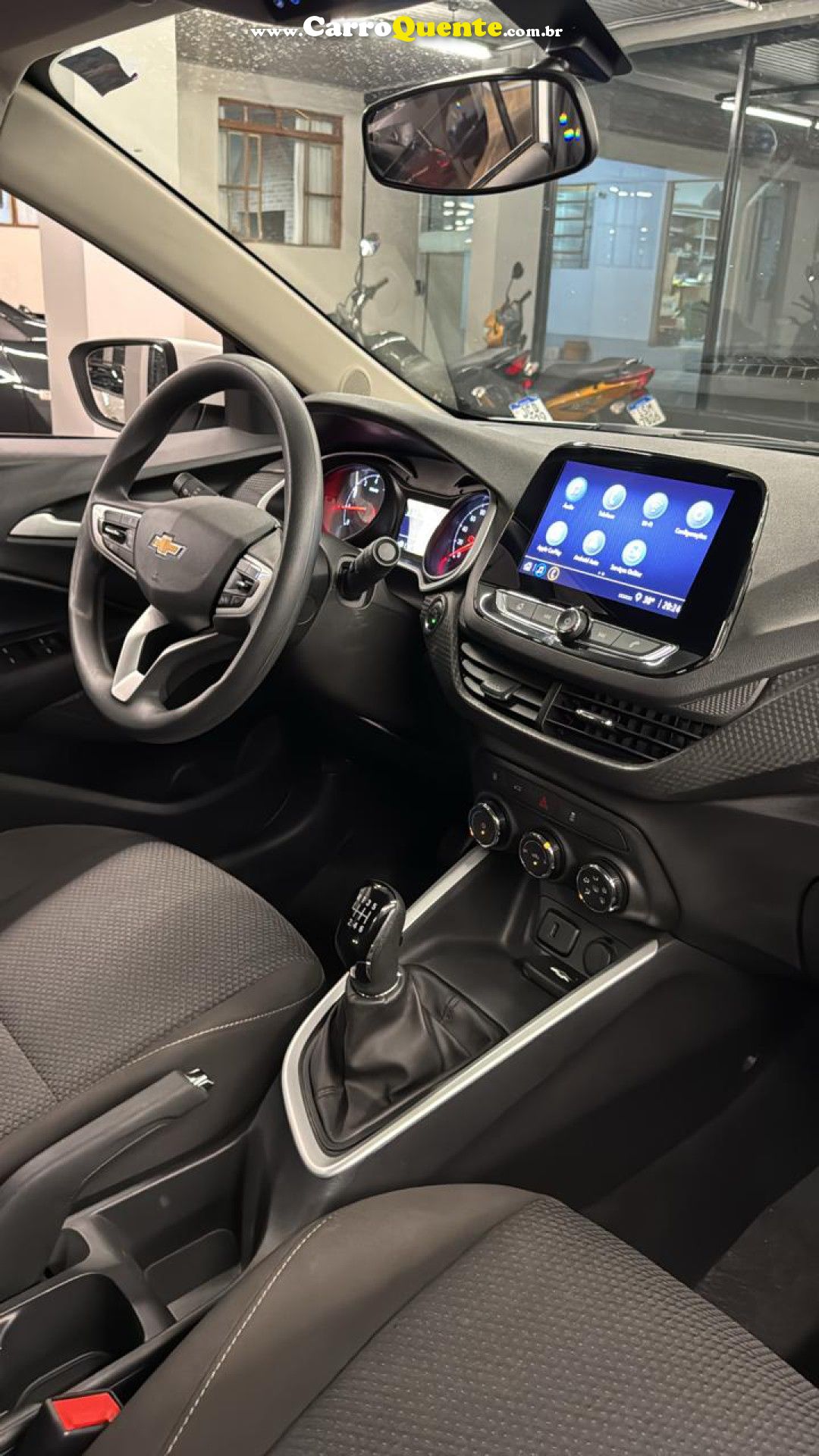 CHEVROLET   ONIX HATCH LT 1.0 8V FLEXPOWER 5P MEC.   BRANCO 2025 1.0 FLEX - Loja