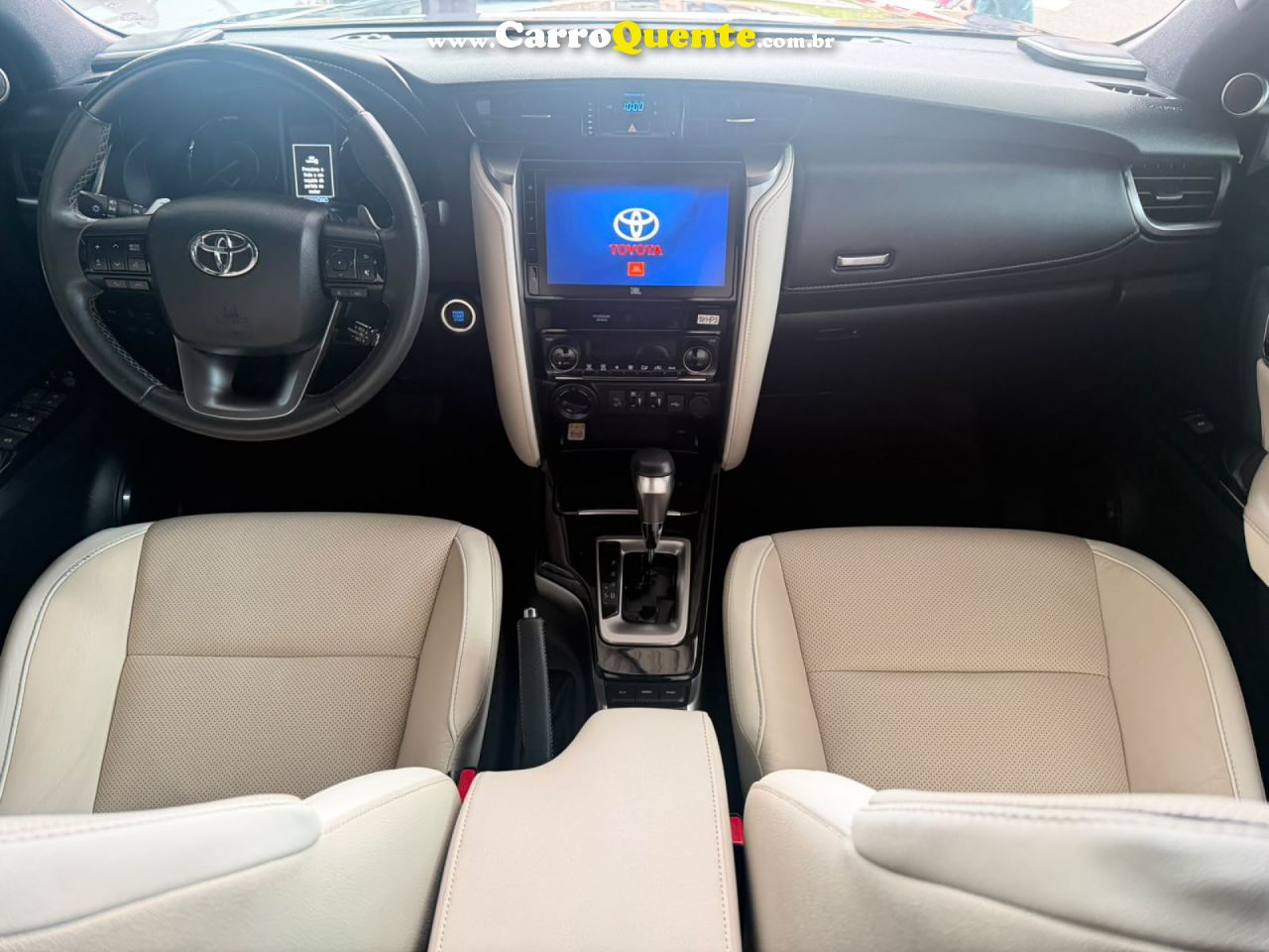 TOYOTA   HILUX SW4 DIAMOND 2.8 TB 4X4 DIE. AUT.   CINZA 2024 2.8 GASOLINA - Loja