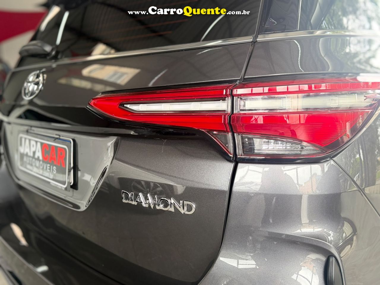TOYOTA   HILUX SW4 DIAMOND 2.8 TB 4X4 DIE. AUT.   CINZA 2024 2.8 GASOLINA - Loja