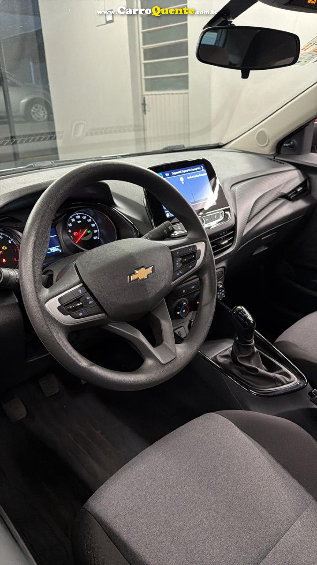 CHEVROLET   ONIX HATCH 1.0 12V FLEX 5P MEC.   BRANCO 2025 1.0 FLEX - Loja