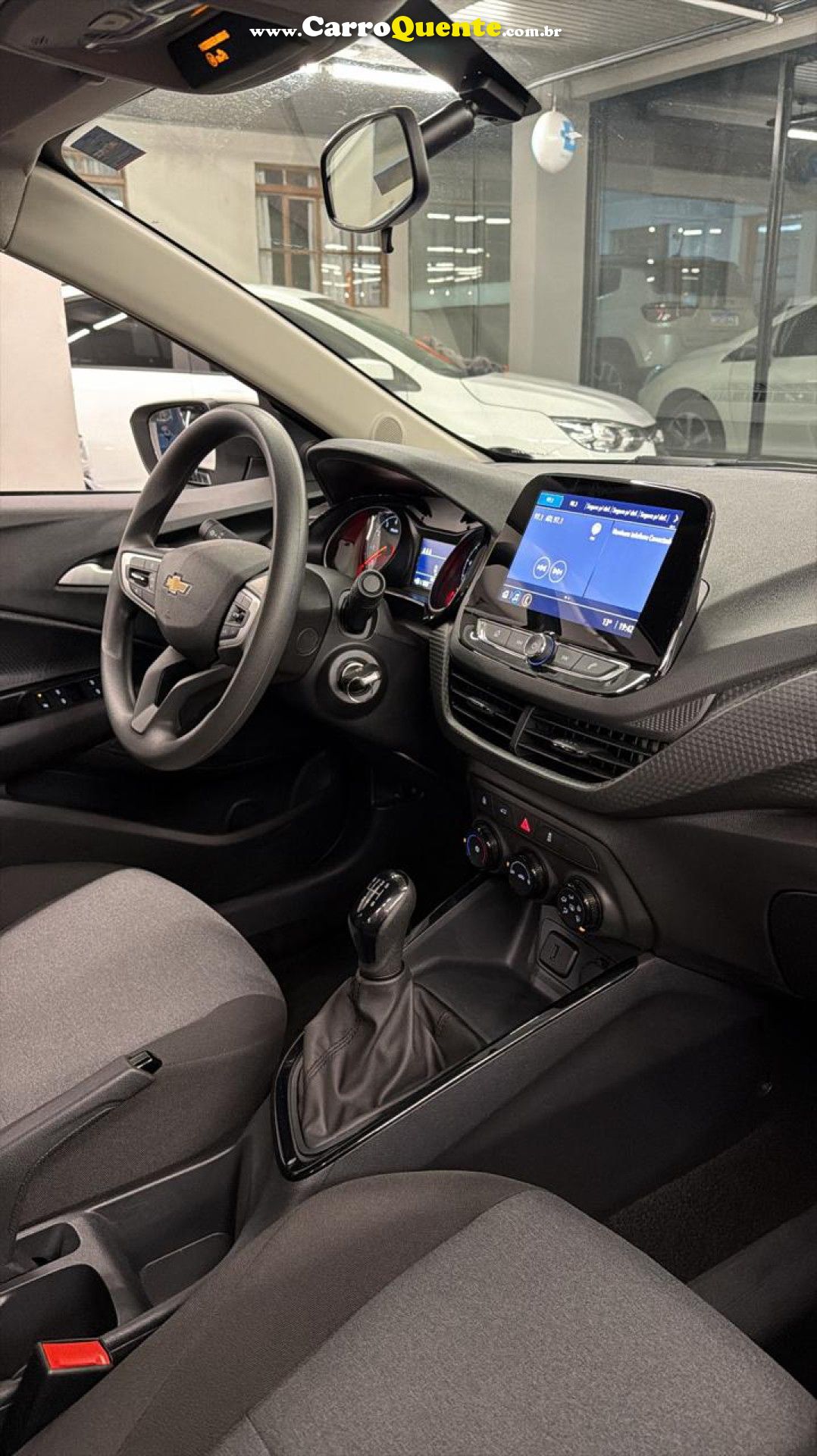 CHEVROLET   ONIX HATCH 1.0 12V FLEX 5P MEC.   BRANCO 2025 1.0 FLEX - Loja