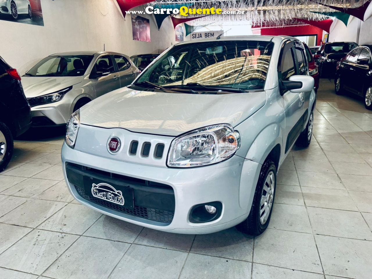 FIAT   UNO VIVACE CELEB. 1.0 EVO F.FLEX 8V 5P   PRATA 2013 1.0 FLEX - Loja