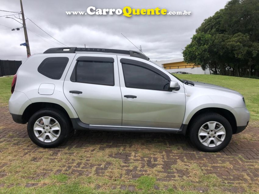 Renault DUSTER 1.6 DYNAMIQUE 4X2 16V FLEX 4P MANUAL - Loja