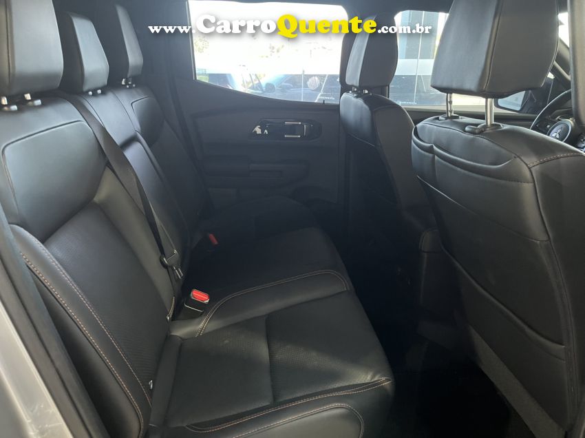 Mitsubishi TRITON 2.4 BITURBO DIESEL CD KATANA 4X4 AUTOMÁTICO - Loja
