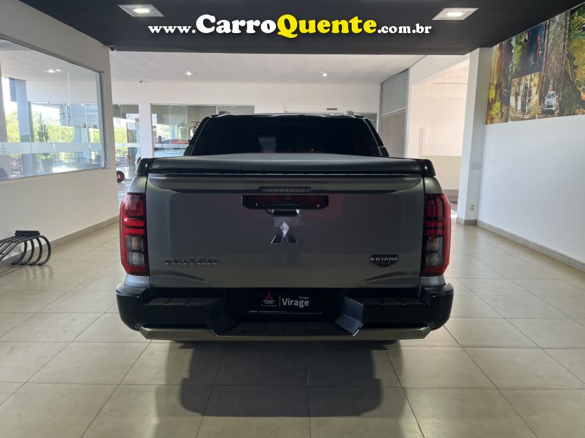 Mitsubishi TRITON 2.4 BITURBO DIESEL CD KATANA 4X4 AUTOMÁTICO - Loja
