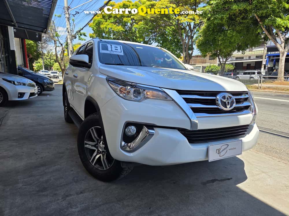 TOYOTA HILUX SW4 2.7 SR 4X2 16V 2018 - Loja
