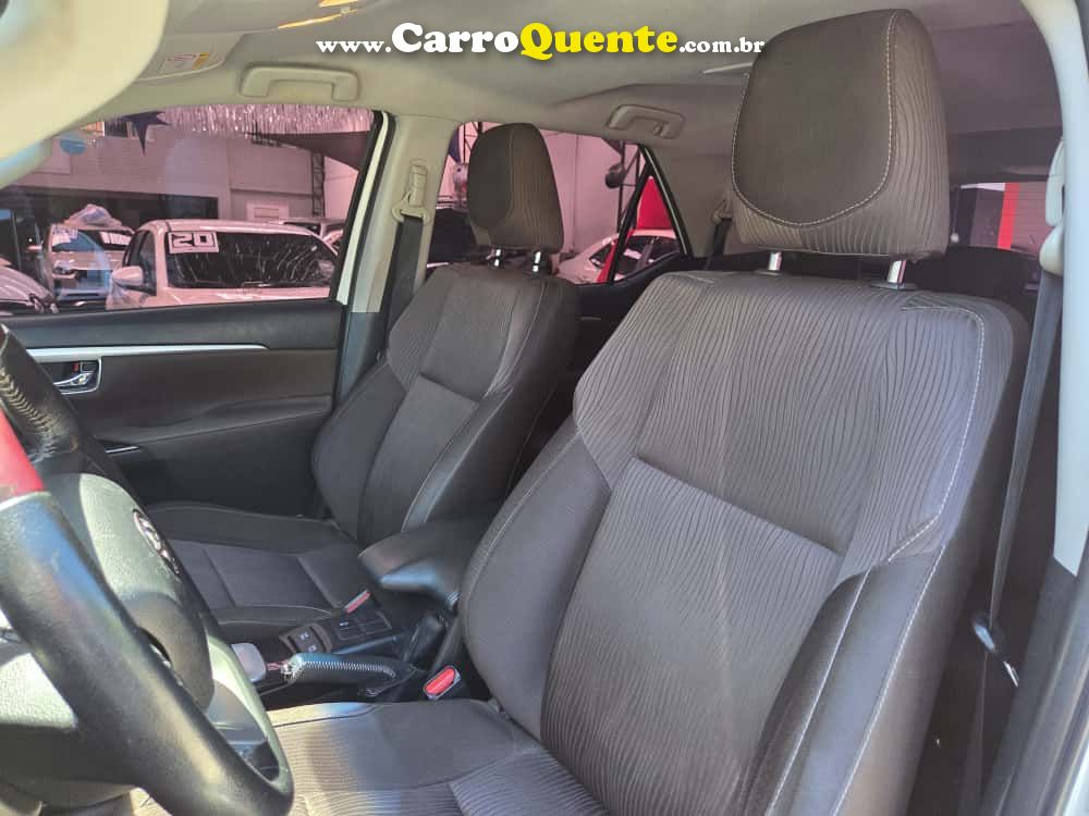 TOYOTA HILUX SW4 2.7 SR 4X2 16V 2018 - Loja