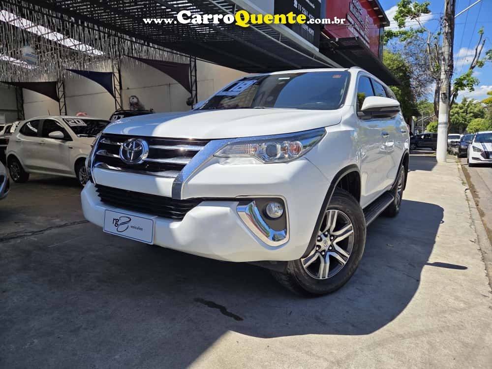 TOYOTA HILUX SW4 2.7 SR 4X2 16V 2018 - Loja