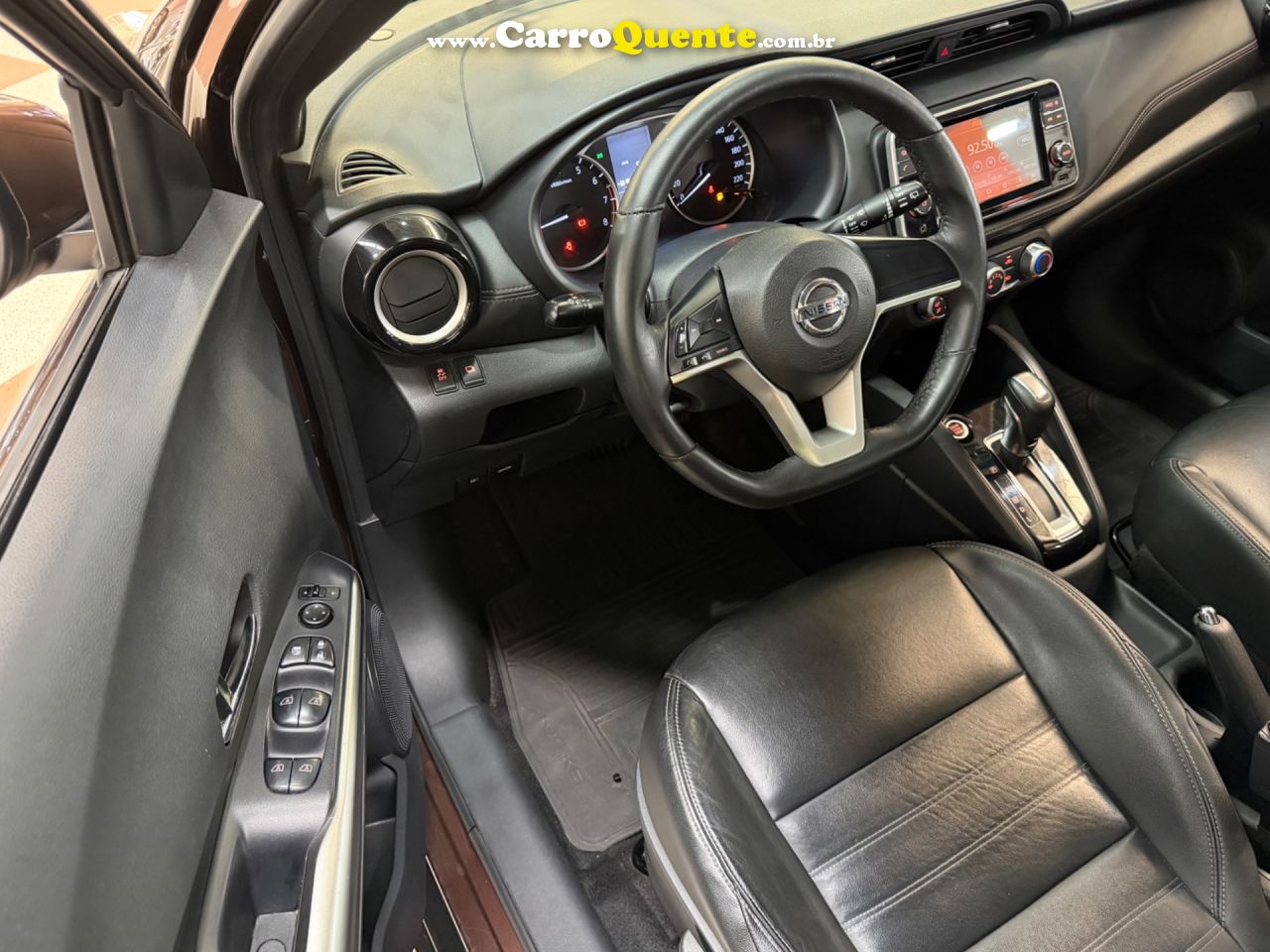 NISSAN KICKS 1.6 16V SV 2019 - Loja
