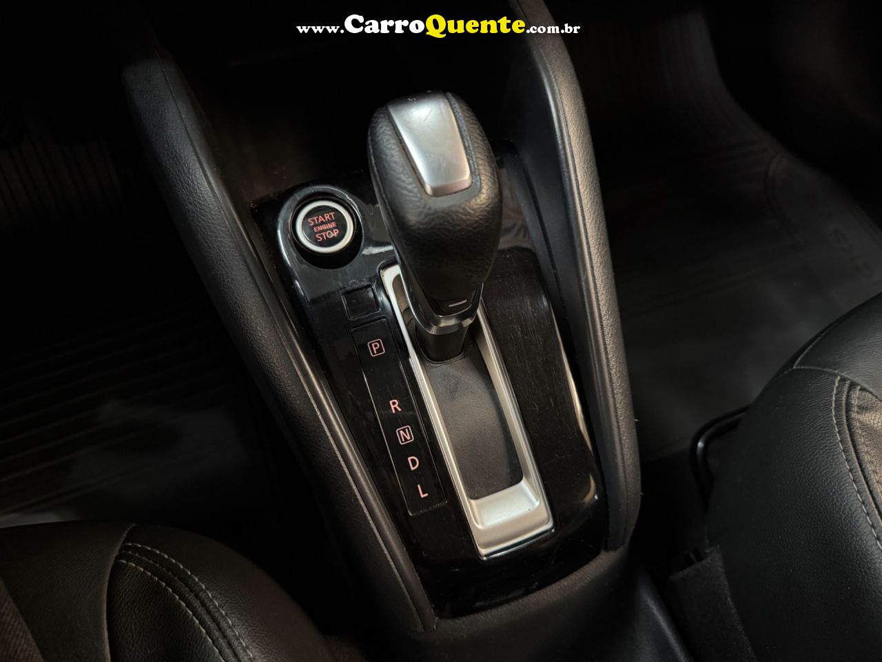 NISSAN KICKS 1.6 16V SV 2019 - Loja