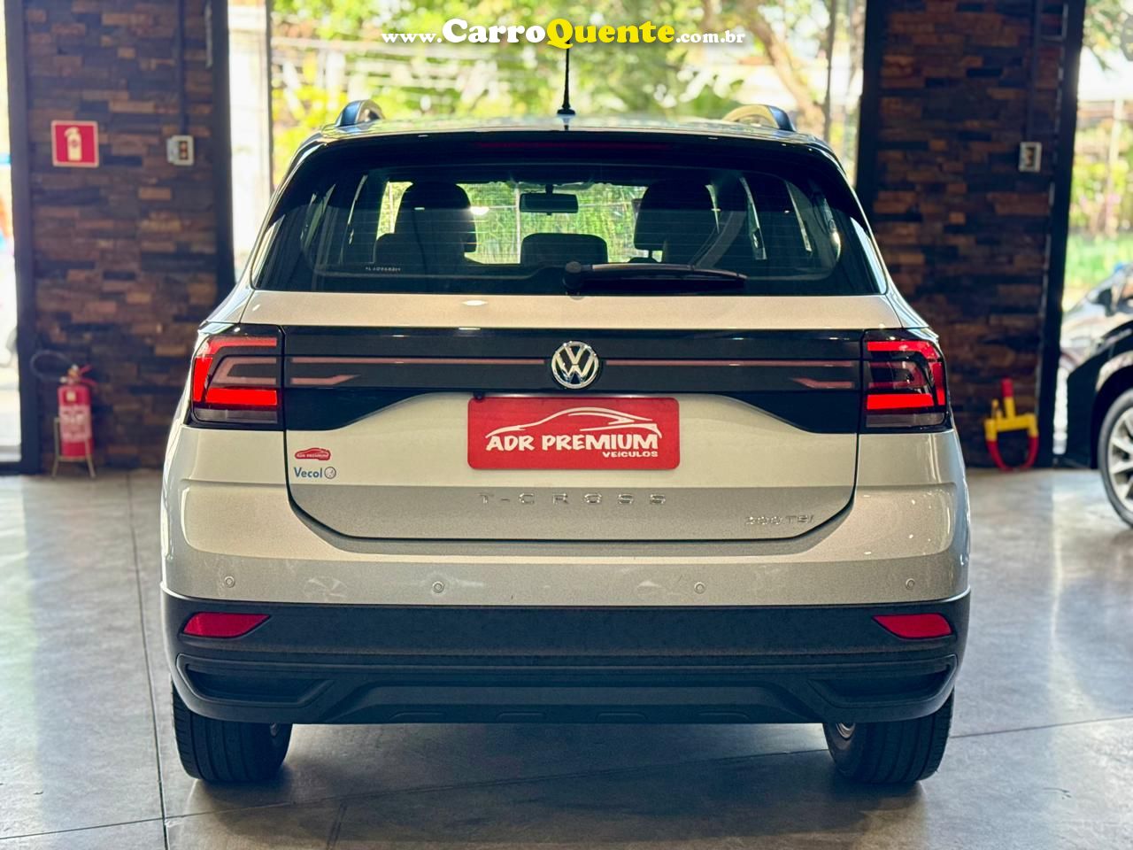 VOLKSWAGEN T-CROSS 1.0 200 TSI TOTAL SENSE 2020 - Loja