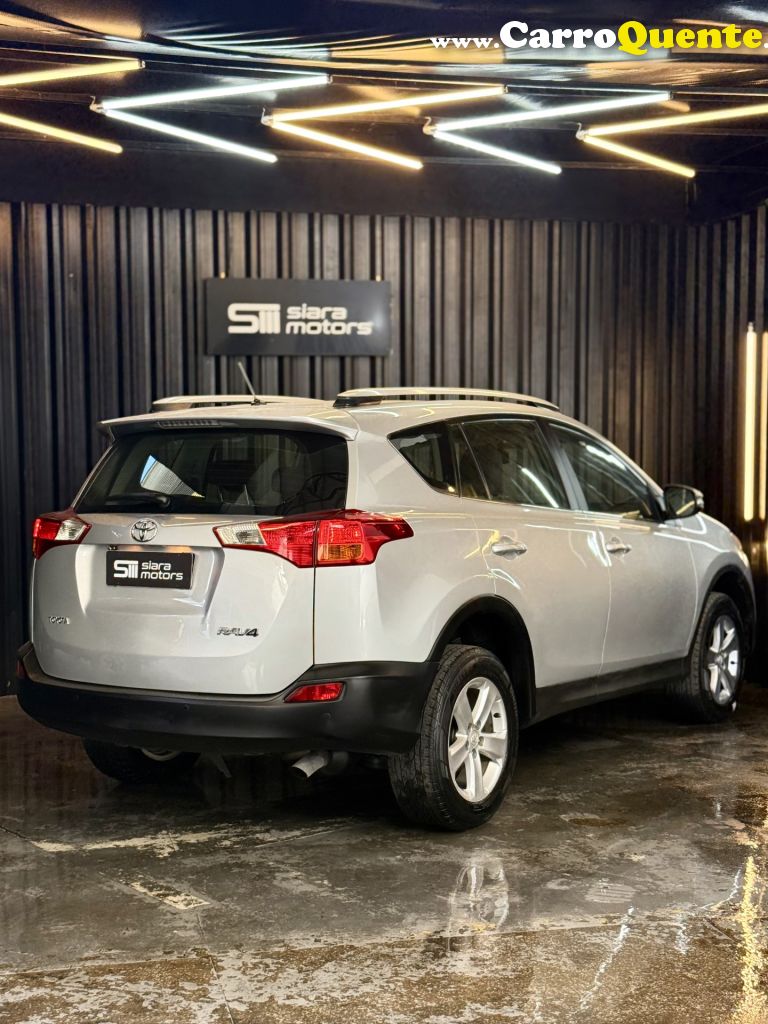 TOYOTA   RAV4 2.0 4X2 16V AUT.   PRATA 2014 2.0 GASOLINA - Loja