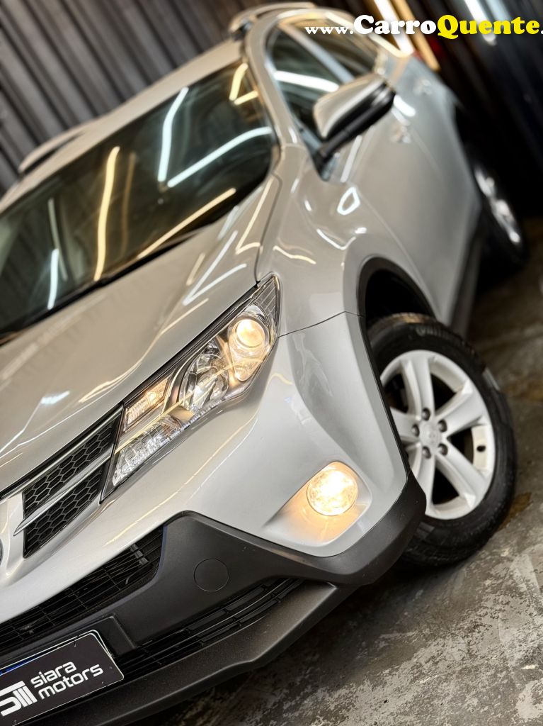 TOYOTA   RAV4 2.0 4X2 16V AUT.   PRATA 2014 2.0 GASOLINA - Loja