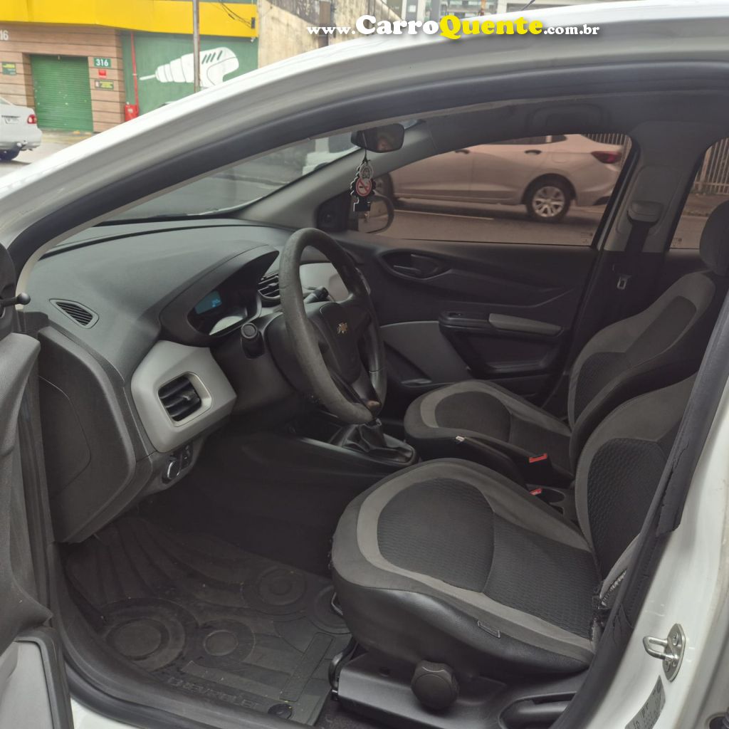 CHEVROLET   ONIX HATCH LT 1.0 8V FLEXPOWER 5P MEC.   BRANCO 2015 1.0 FLEX - Loja