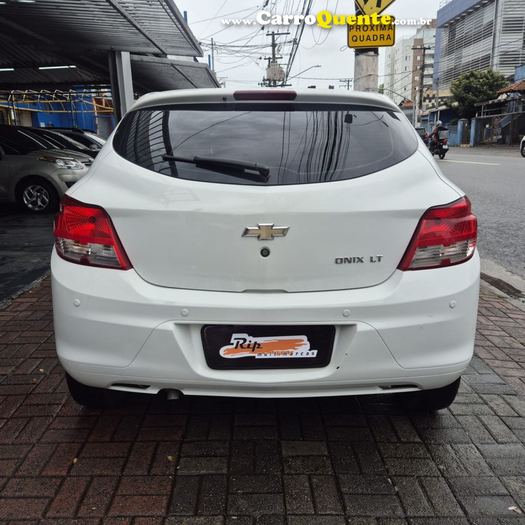CHEVROLET   ONIX HATCH LT 1.0 8V FLEXPOWER 5P MEC.   BRANCO 2015 1.0 FLEX - Loja