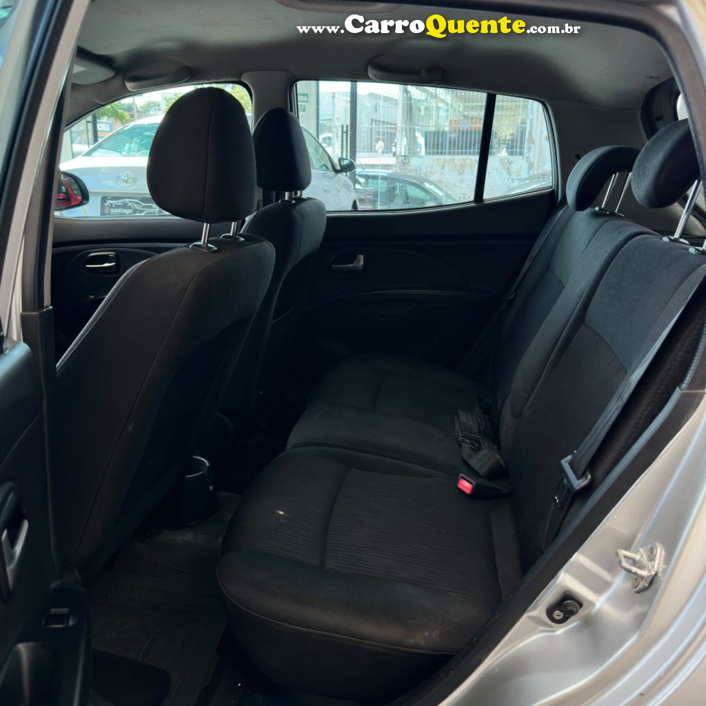 KIA   PICANTO EX 1.11.0 1.0 FLEX MEC.   PRATA 2010 1.0 FLEX - Loja