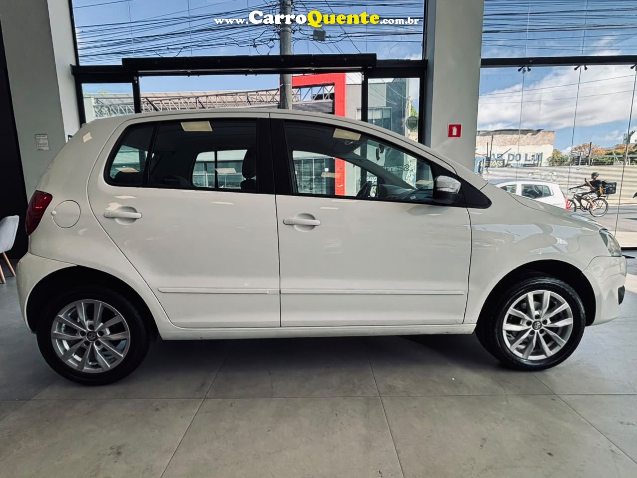VOLKSWAGEN   FOX 1.0 MI TOTAL FLEX 8V 5P   BRANCO 2014 1.0 FLEX - Loja