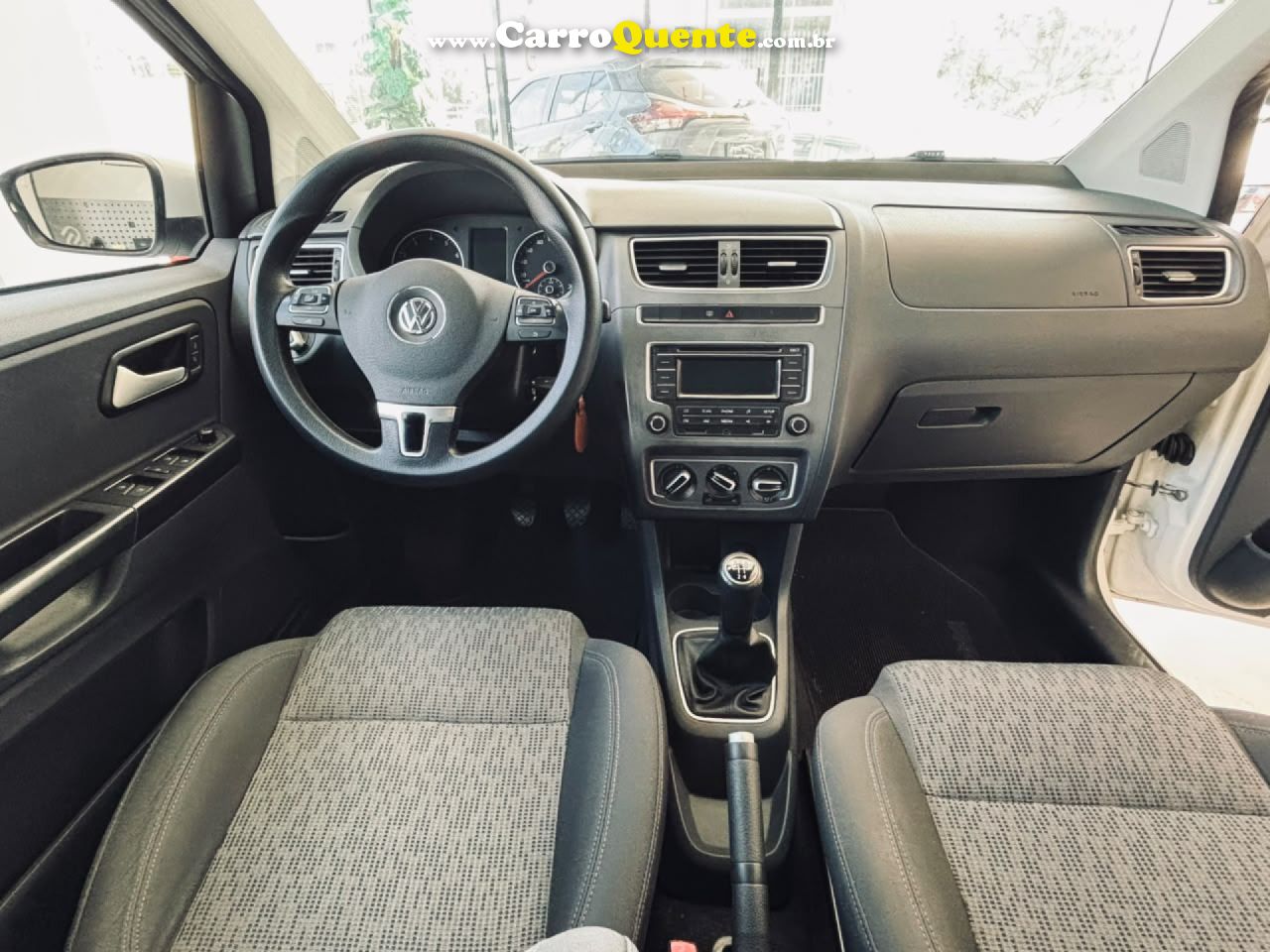 VOLKSWAGEN   FOX 1.0 MI TOTAL FLEX 8V 5P   BRANCO 2014 1.0 FLEX - Loja