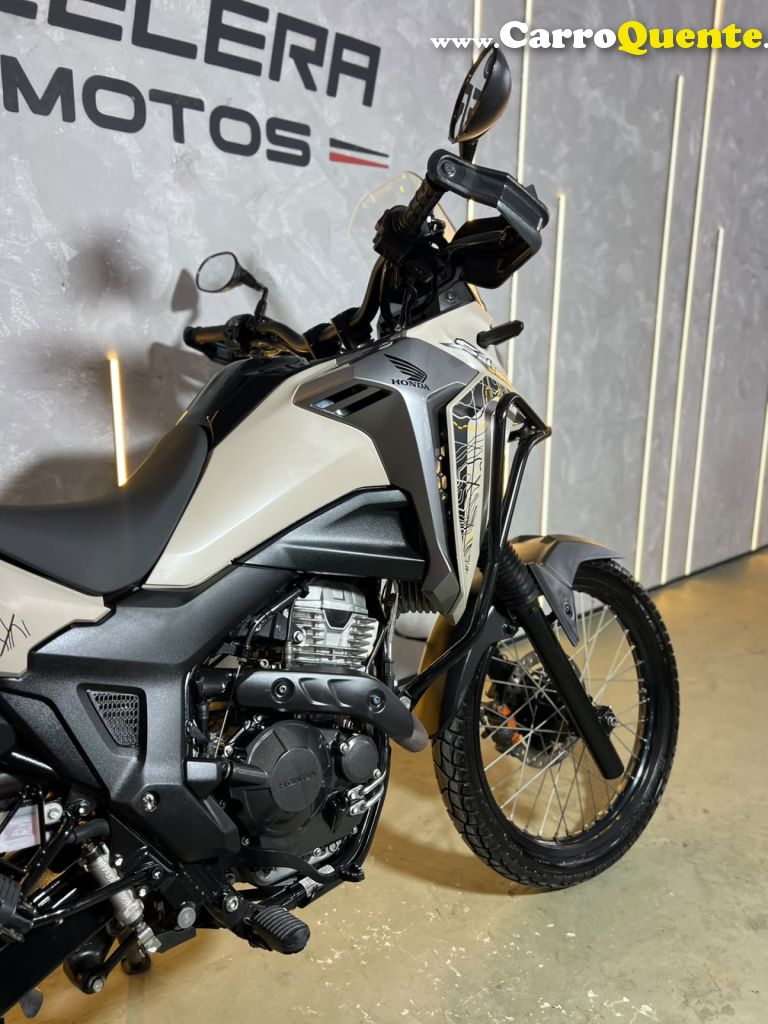 HONDA   XRE 300 SAHARA ADV   BEGE 2024 300 FLEX - Loja